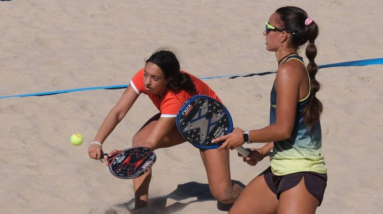 FOTOS: Liga Mapfre de Tenis Playa en La Victoria, en Cádiz capital