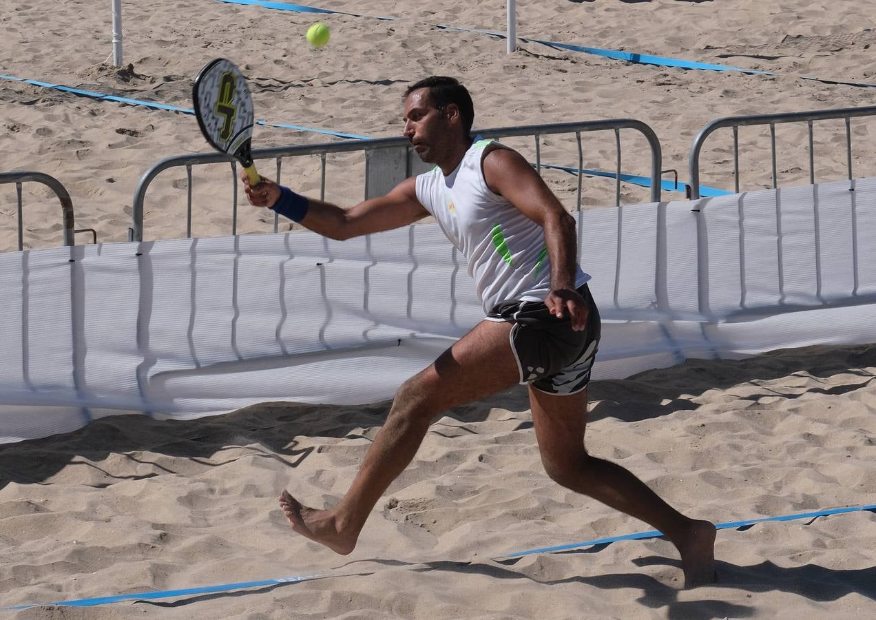 FOTOS: Liga Mapfre de Tenis Playa en La Victoria, en Cádiz capital