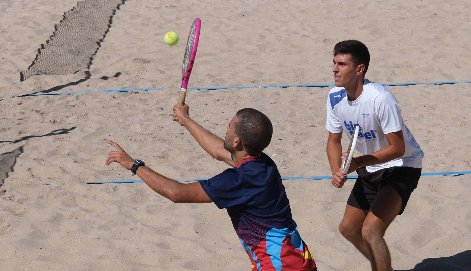 FOTOS: Liga Mapfre de Tenis Playa en La Victoria, en Cádiz capital