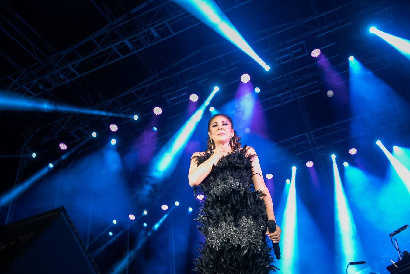 Fotos Isabel Pantoja encandila con su concierto en Jerez