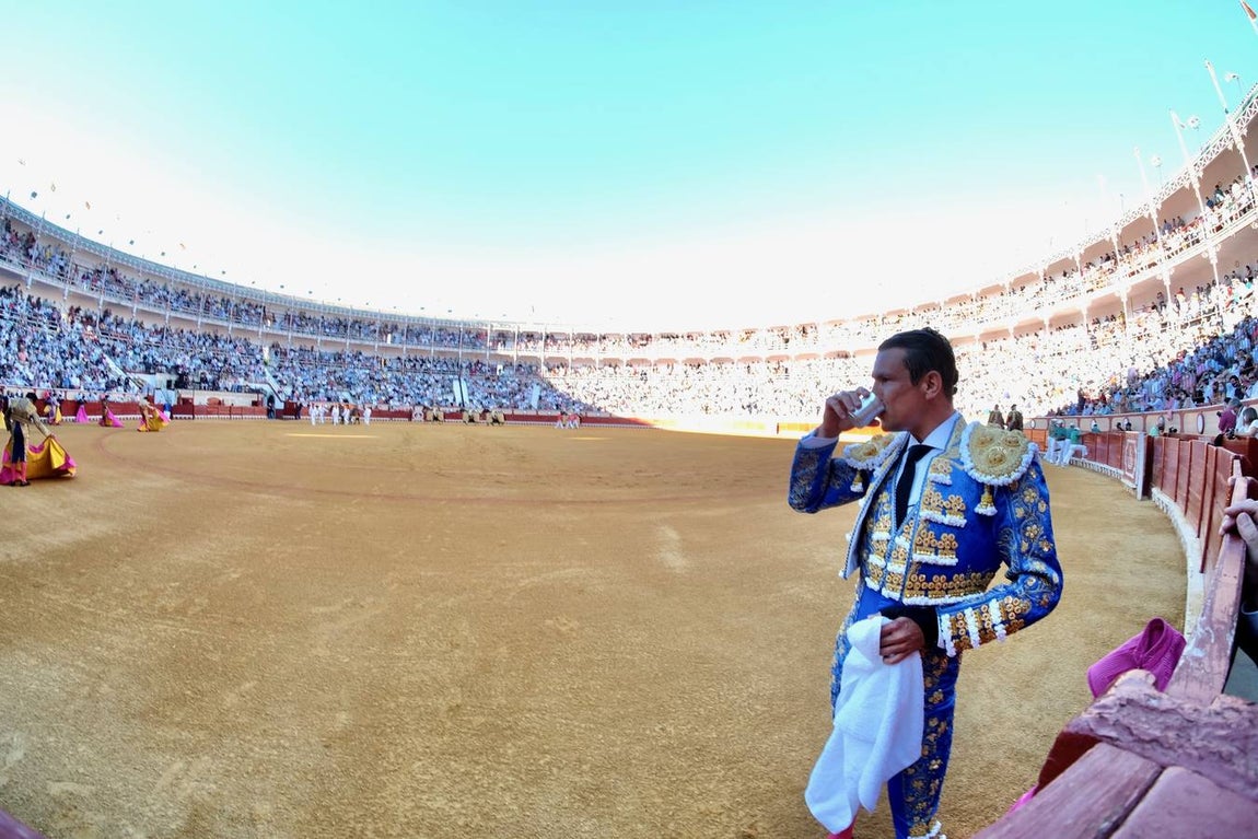 FOTOS: Mano a mano entre José María Manzanares y Pablo Aguado en El Puerto
