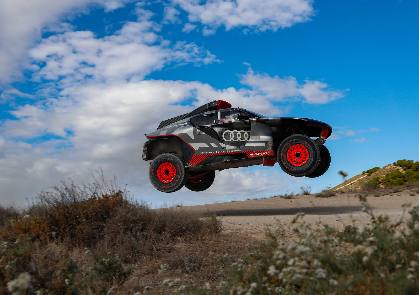 El prototipo de Audi para el Rally Dakar completa ocho días de pruebas en España