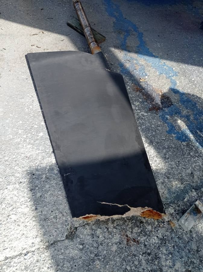 FOTOS: Varios veleros han tenido que pasar por el varadero de Puerto Sherry tras su contacto con las orcas