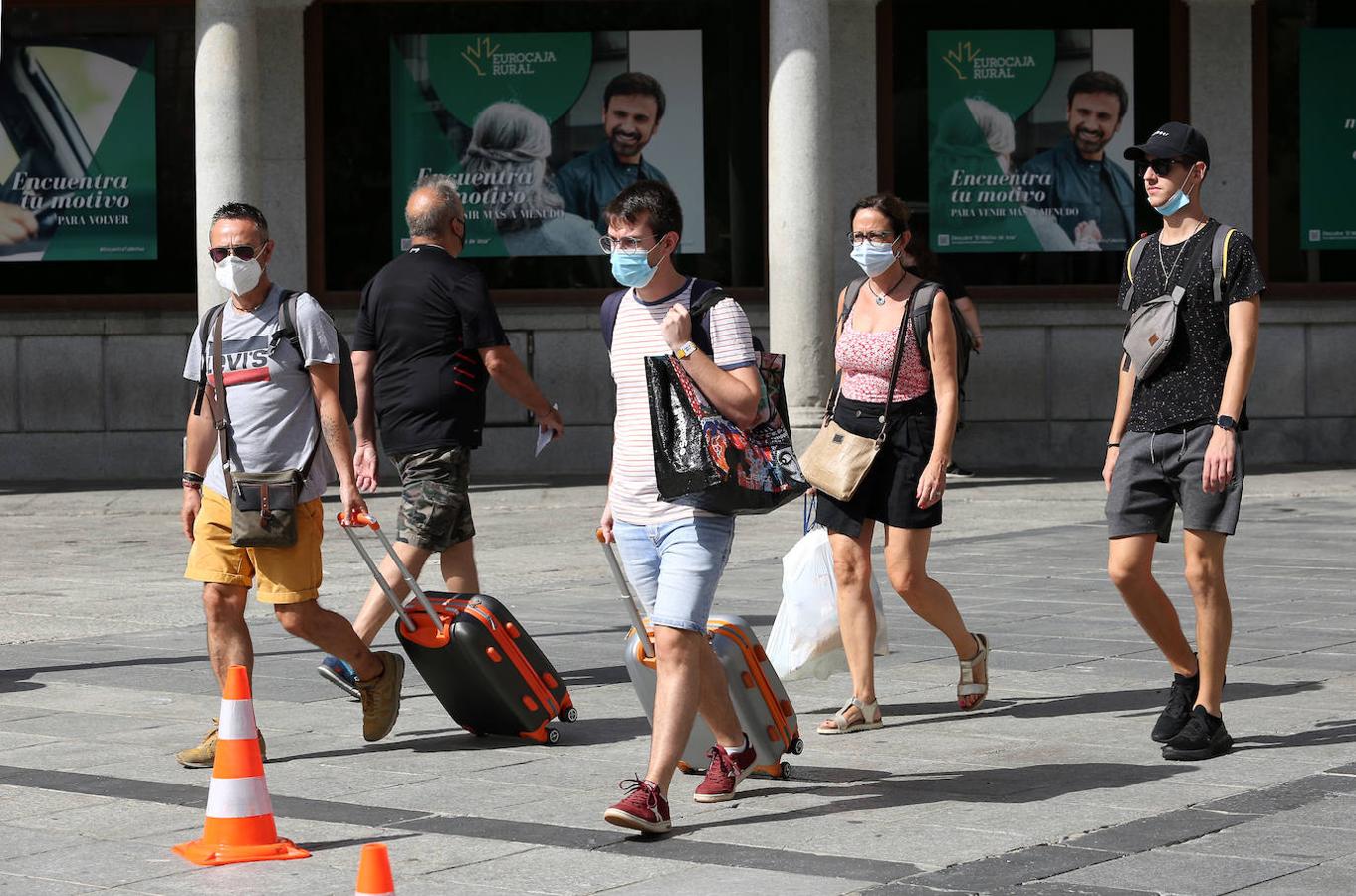 Turistas en plena ola de calor en Toledo