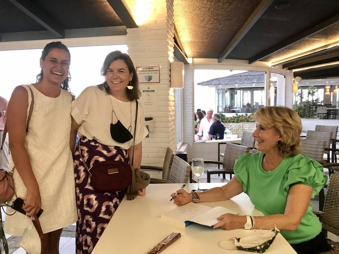 María Terry, Marta Sebastián de Erice y Esperanza Aguirre. 