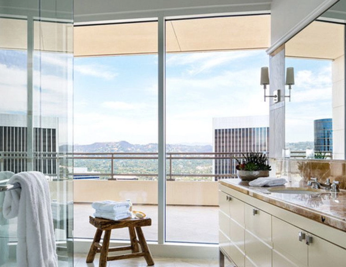 Así es el penthouse de Matthew Perry. Lo cierto es que poco beneficio ha podido sacar por el inmueble, ya que cuando lo compró se dedicó a reformar los 864 metros cuadrados que posee esta vivienda de lujo construida en 2010.