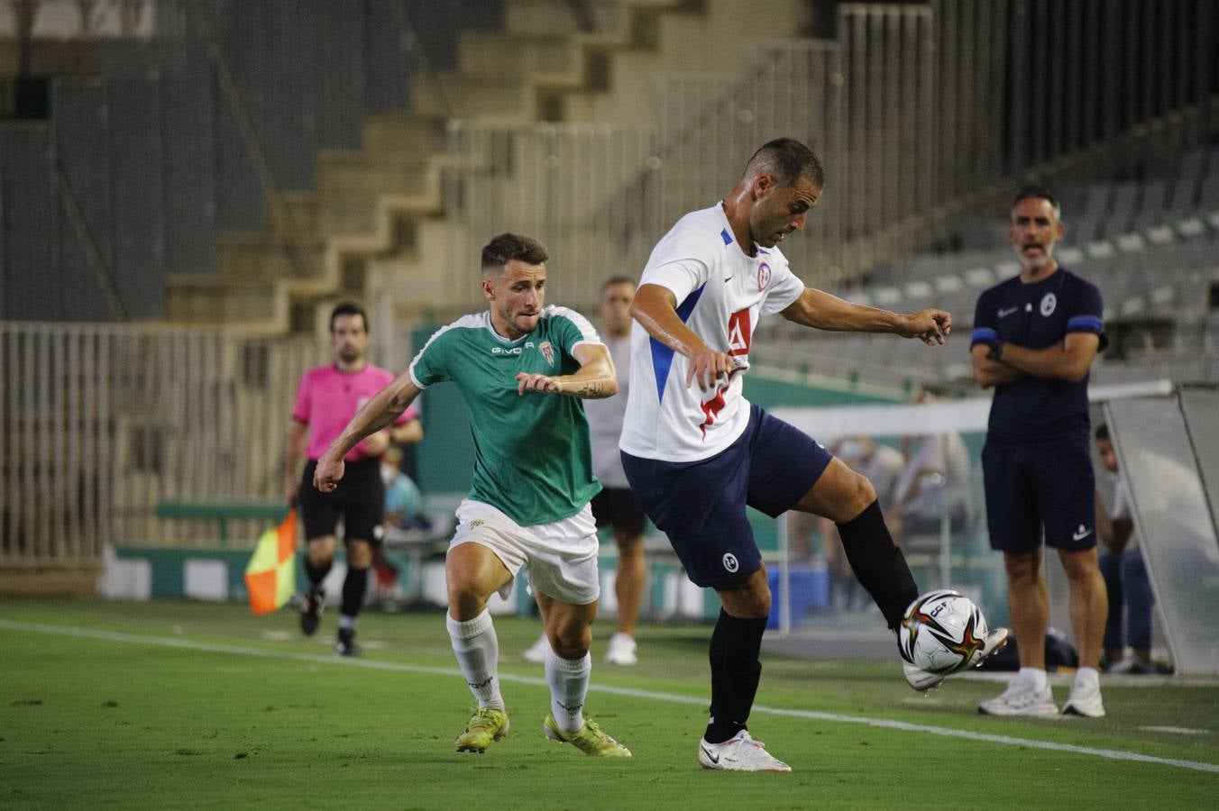 La victoria del Córdoba CF ante el Rayo Majadahonda, en imágenes