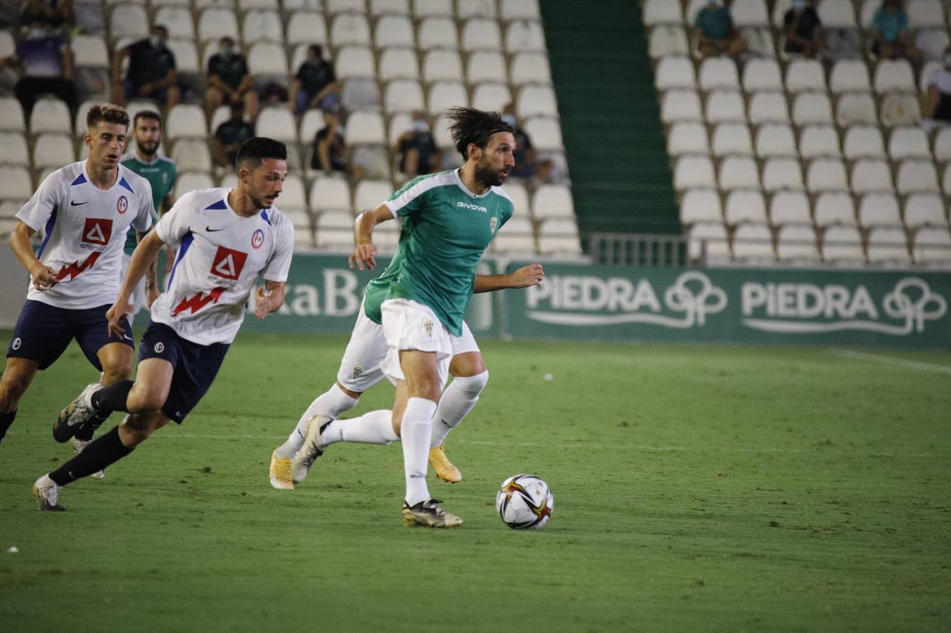 La victoria del Córdoba CF ante el Rayo Majadahonda, en imágenes