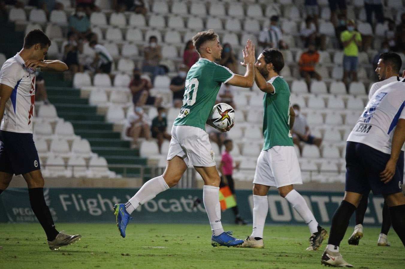 La victoria del Córdoba CF ante el Rayo Majadahonda, en imágenes