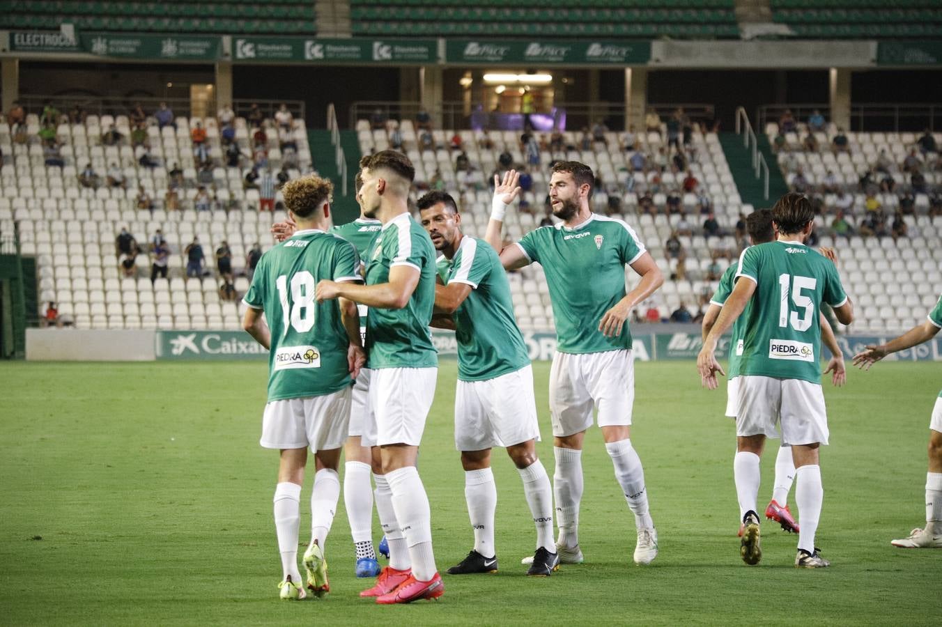 La victoria del Córdoba CF ante el Rayo Majadahonda, en imágenes