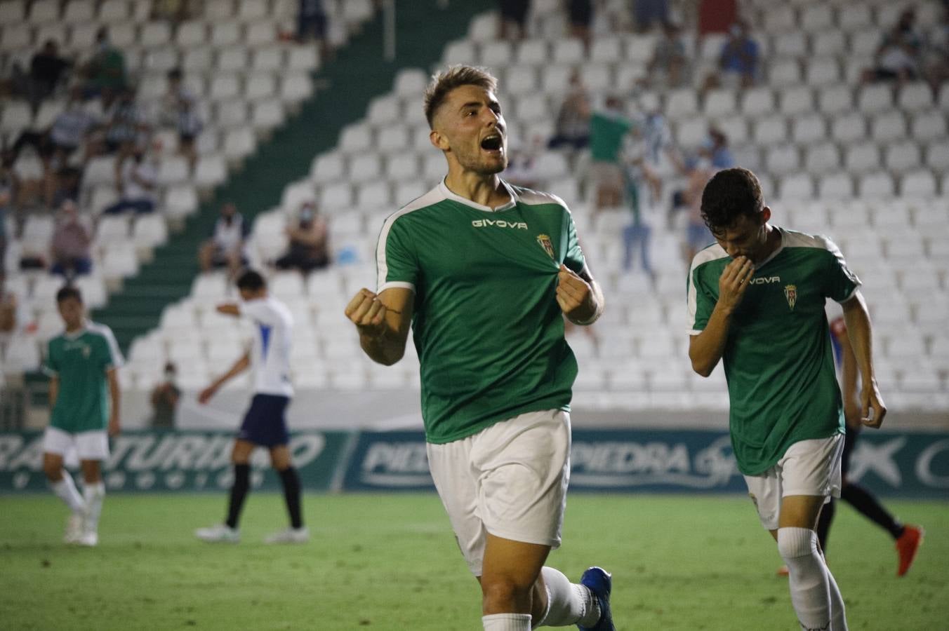 La victoria del Córdoba CF ante el Rayo Majadahonda, en imágenes