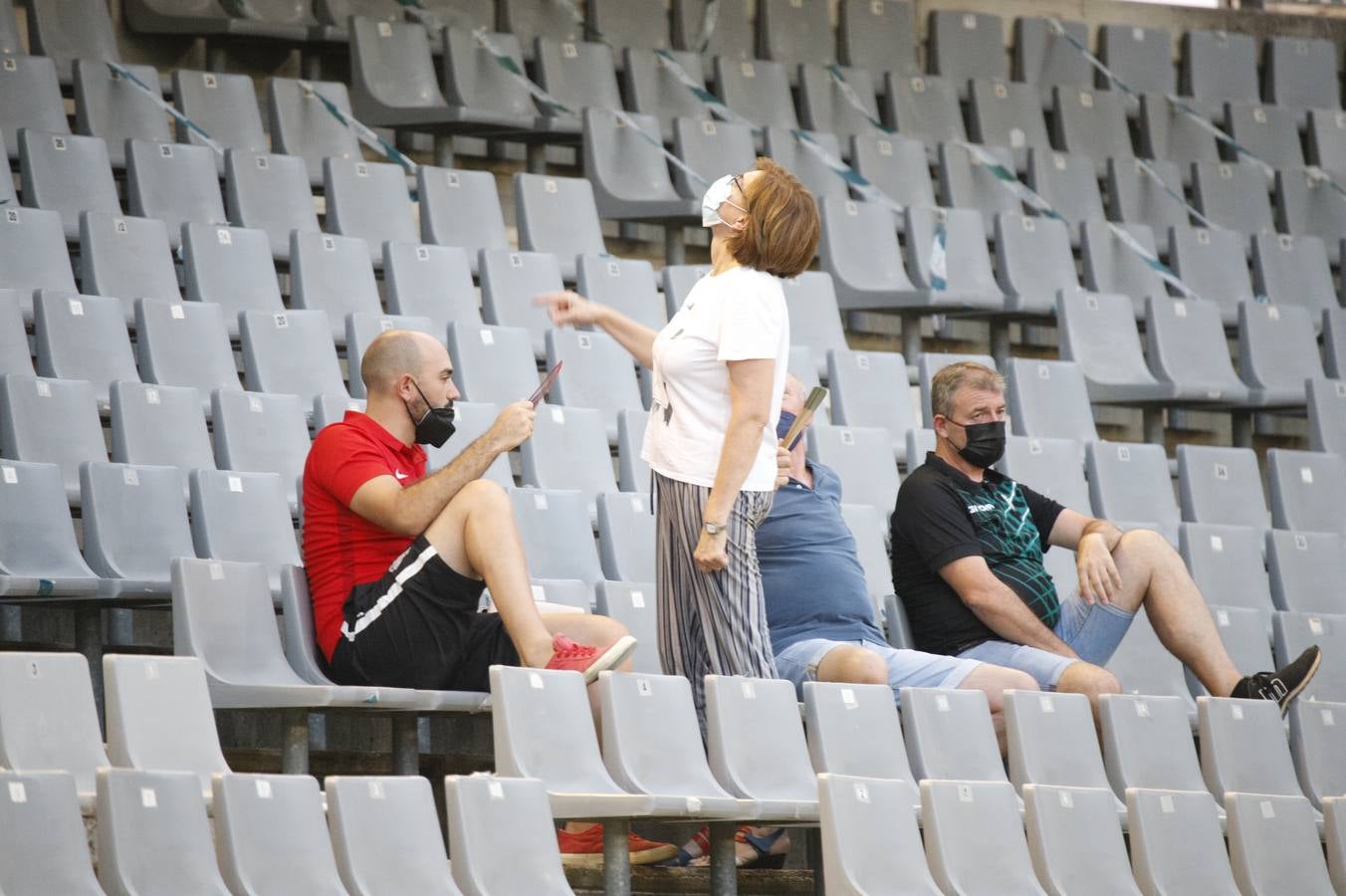 El regreso del público en el Córdoba-Rayo Majadahonda, en imágenes