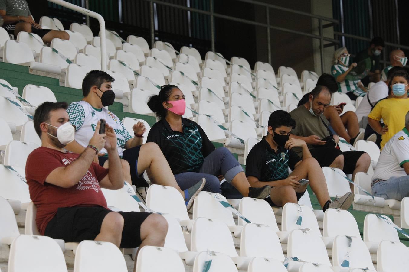 El regreso del público en el Córdoba-Rayo Majadahonda, en imágenes