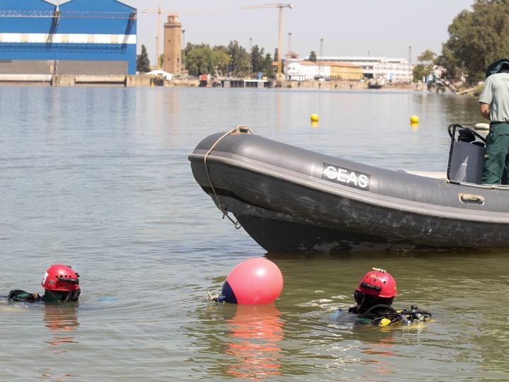 Sevilla fue uno de los primeros destinos donde se abrieron equipos de buceadores de la Guardia Civil en territorio nacional