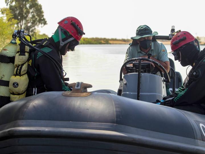 Sevilla fue uno de los primeros destinos donde se abrieron equipos de buceadores de la Guardia Civil en territorio nacional