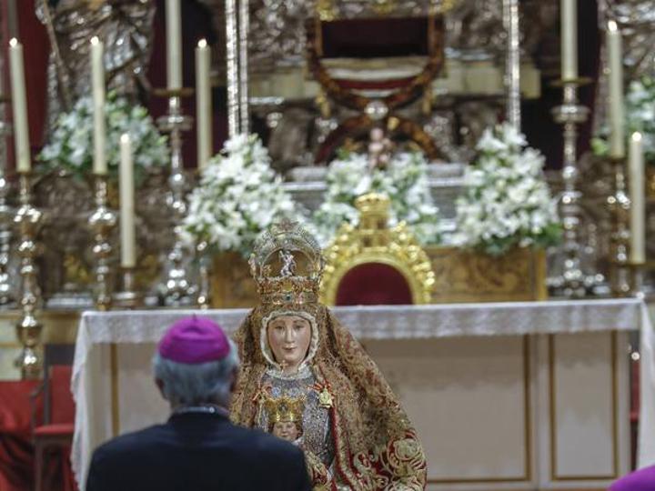 La novena de la Virgen de los Reyes, en imágenes