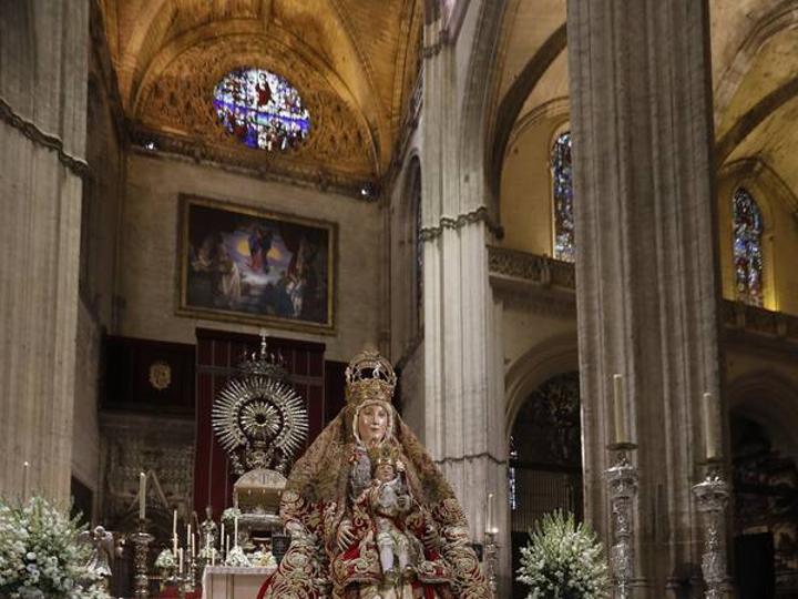 La novena de la Virgen de los Reyes, en imágenes