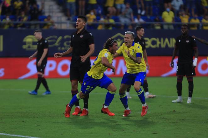 Las mejores imágenes del Cádiz - Levante (1-1)