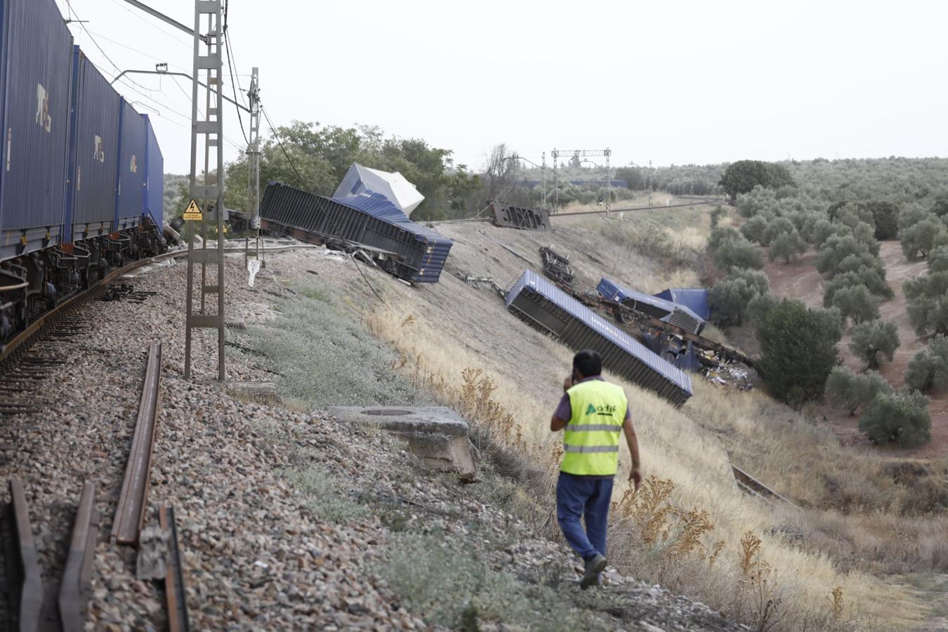 El descarrilamiento del tren en Montoro, en imágenes