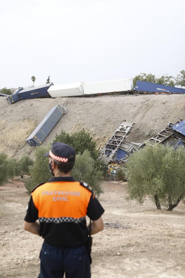 El descarrilamiento del tren en Montoro, en imágenes