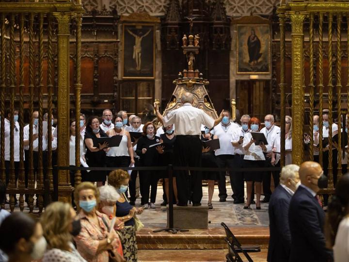 Meneses ha mostrado su deseo de hacer un acto extraordinario con la Virgen de los Reyes