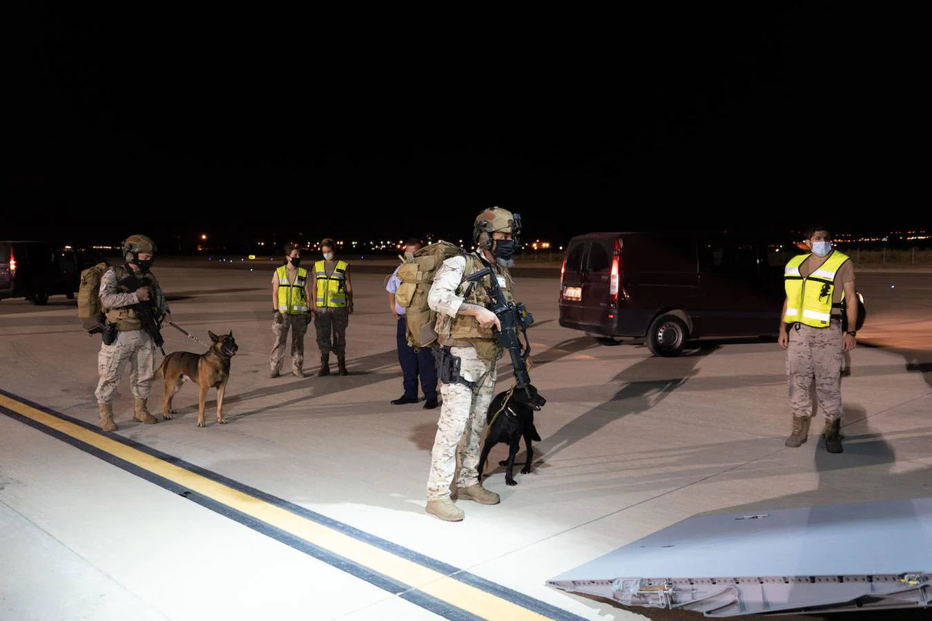 En imágenes, el despegue del primer avión desde Zaragoza para la repatriación de españoles de Afganistán