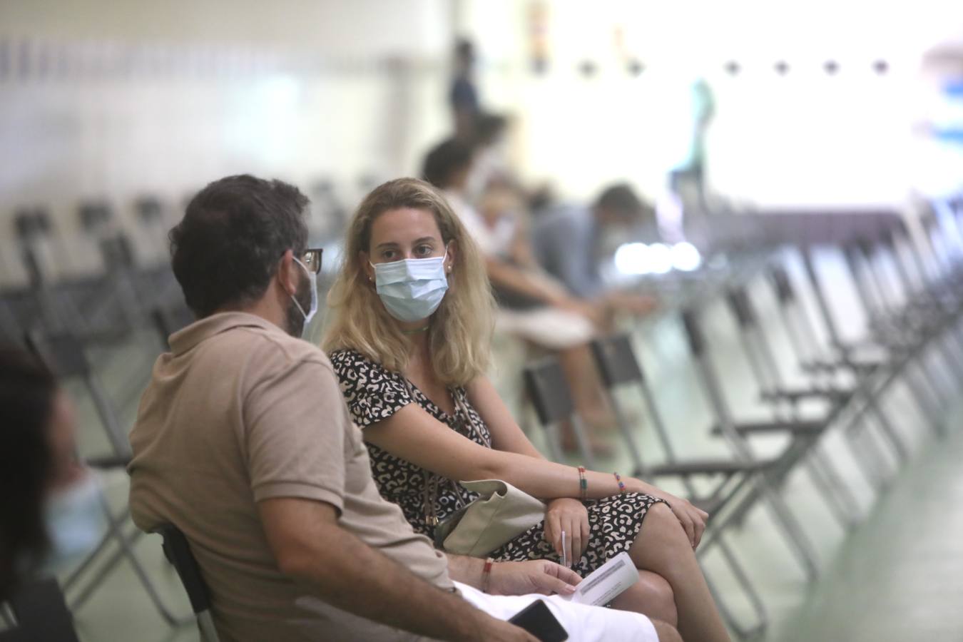 Fotos: Vacunación masiva en Jerez en el Pabellón Polideportivo Vega Veguita