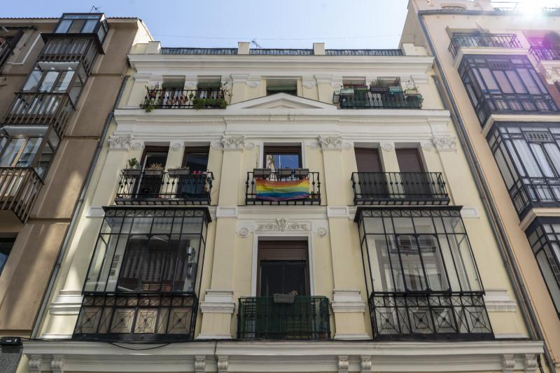 3. La fachada del edificio del número 56 de la calle de Cardenal Cisneros afectado por el derrumbe. Por seguriidad, se han desalojado tres viviendas