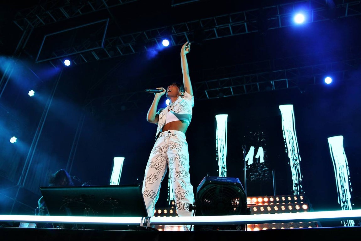 FOTOS: Aitana, derroche de ritmo y coreografía en el Cabaret Festival de El Puerto