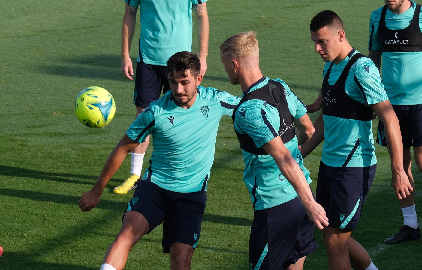 FOTOS: Entrenamiento del Cádiz CF antes de visitar el Benito Villamarín