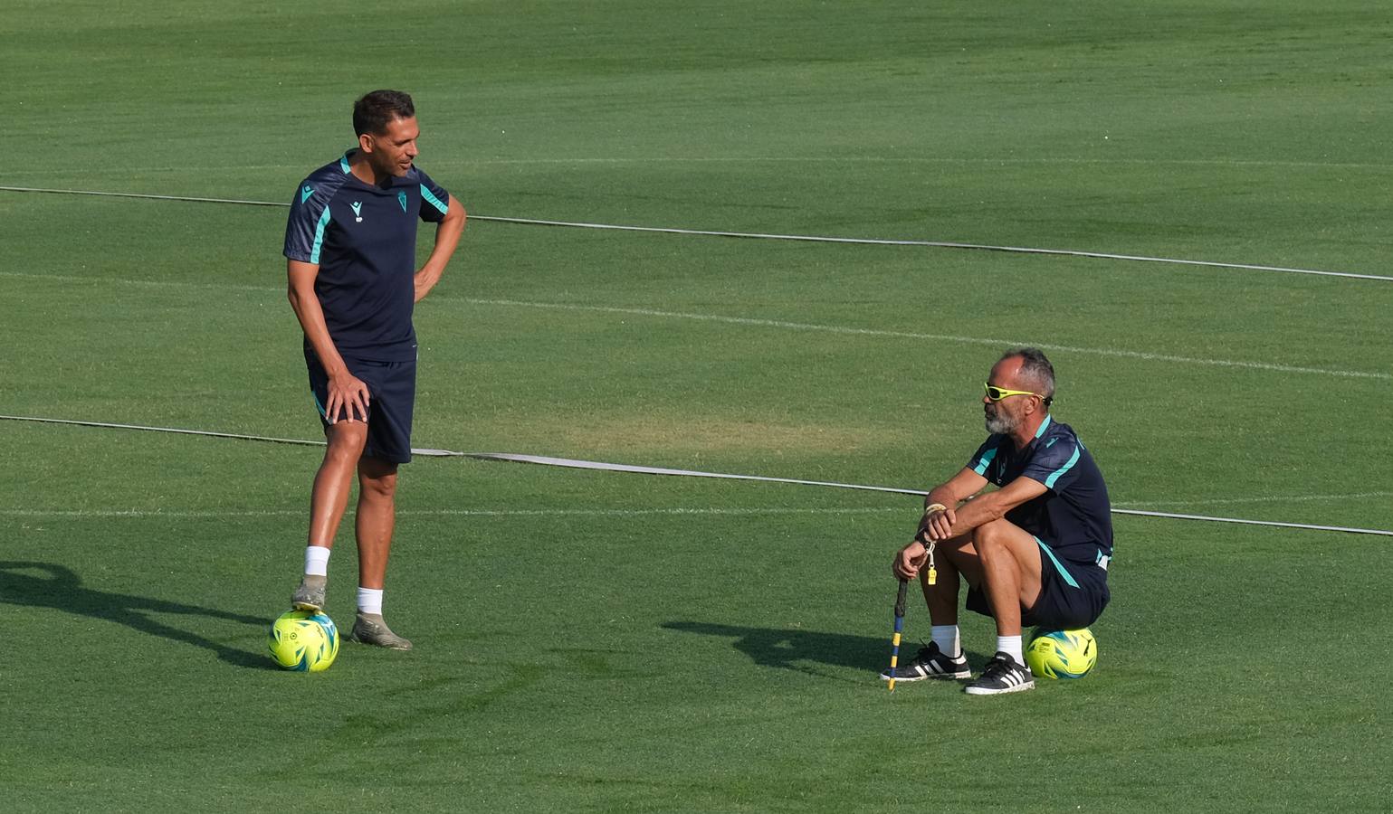 FOTOS: Entrenamiento del Cádiz CF antes de visitar el Benito Villamarín