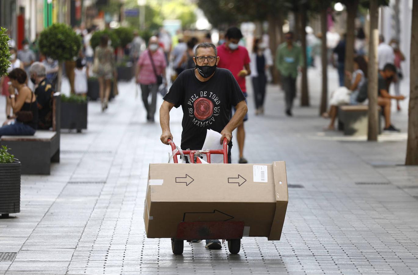 En imágenes, Córdoba recobra la actividad tras el puente de agosto