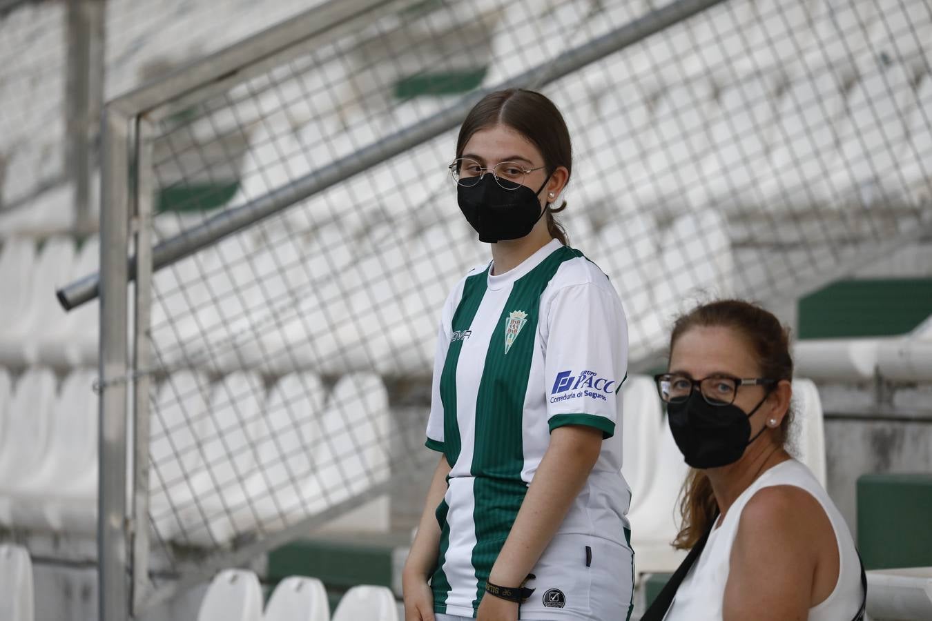 El ambiente previo al partido entre el Córdoba y el Extremadura, en imágenes