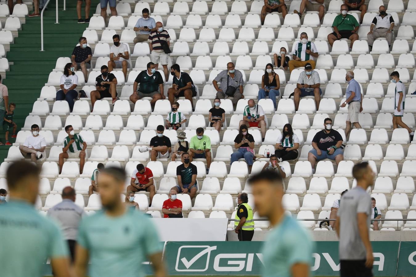 El ambiente previo al partido entre el Córdoba y el Extremadura, en imágenes