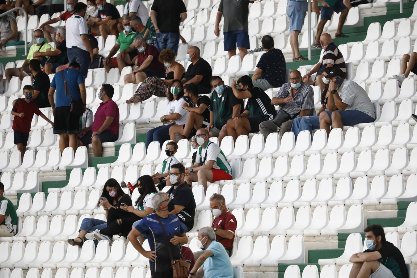 El ambiente previo al partido entre el Córdoba y el Extremadura, en imágenes