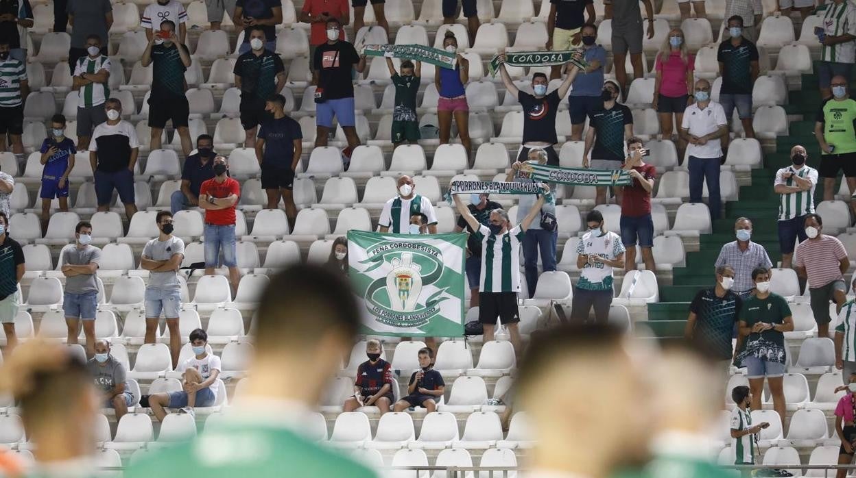 El ambiente previo al partido entre el Córdoba y el Extremadura, en imágenes