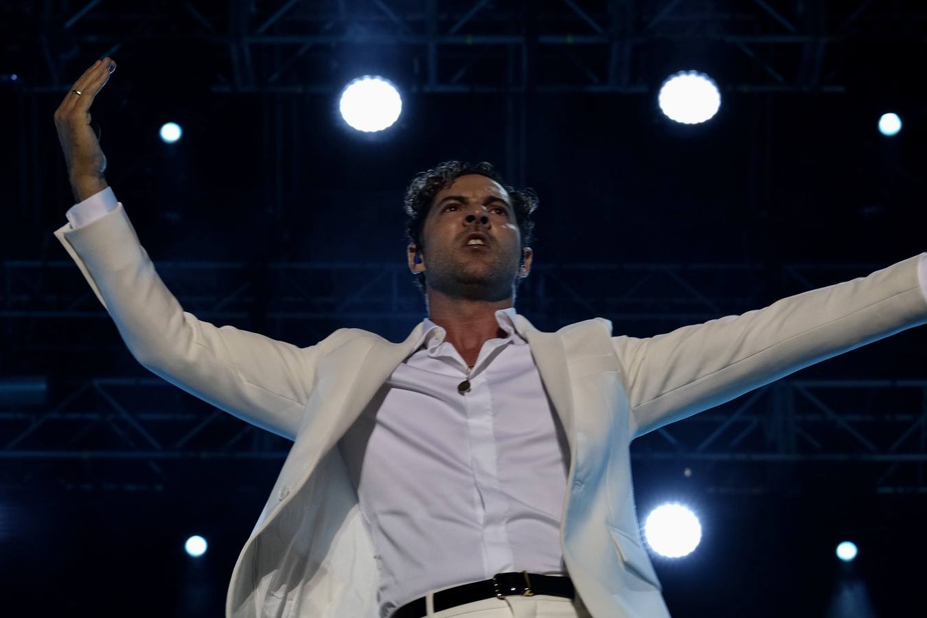 FOTOS: El huracán Bisbal pasa por el Concert Music Festival de Chiclana con un vendaval de ritmo