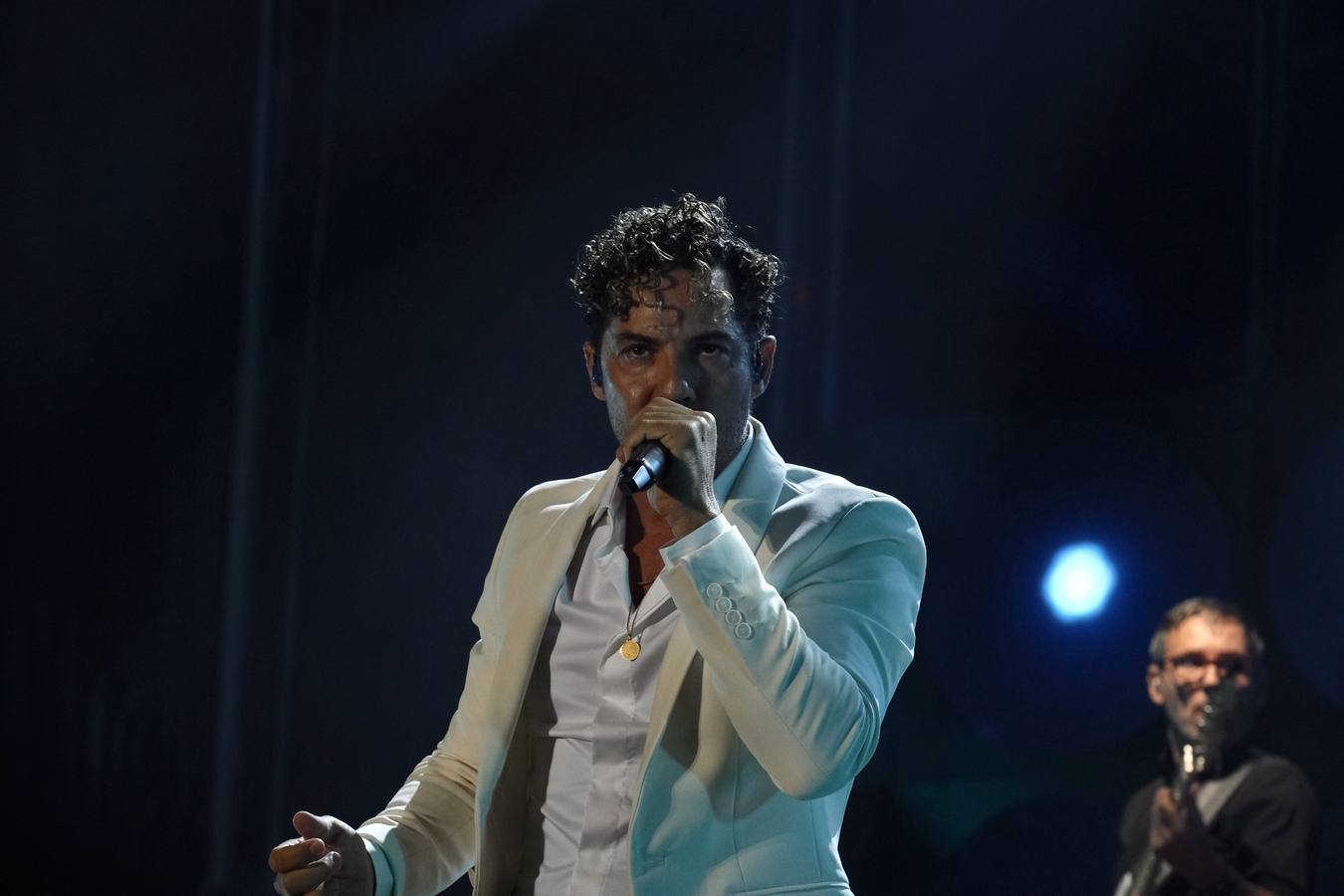 FOTOS: El huracán Bisbal pasa por el Concert Music Festival de Chiclana con un vendaval de ritmo