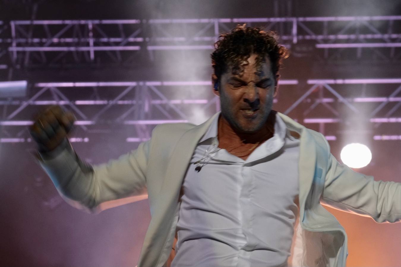 FOTOS: El huracán Bisbal pasa por el Concert Music Festival de Chiclana con un vendaval de ritmo