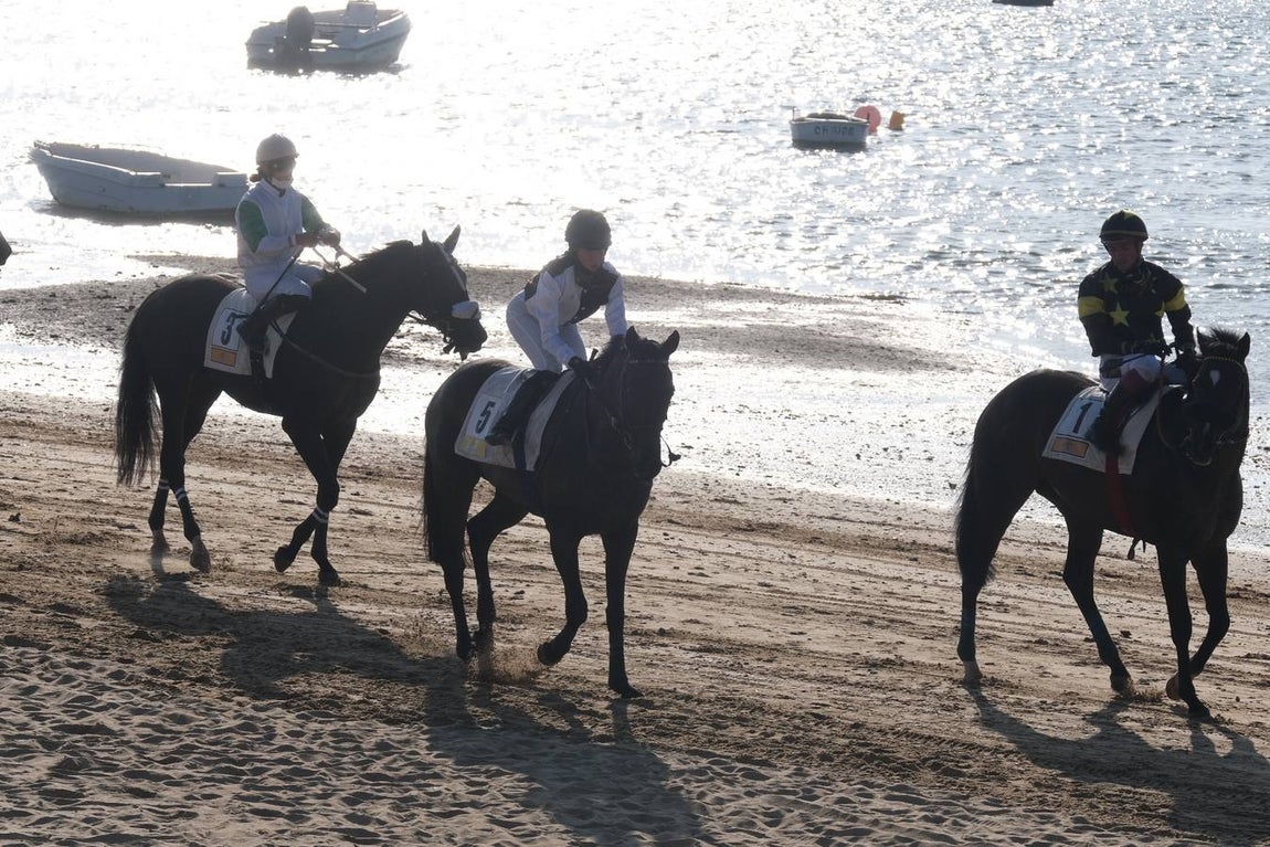 FOTOS: Segundo día de las Carreras de Caballos de Sanlúcar en el segundo ciclo