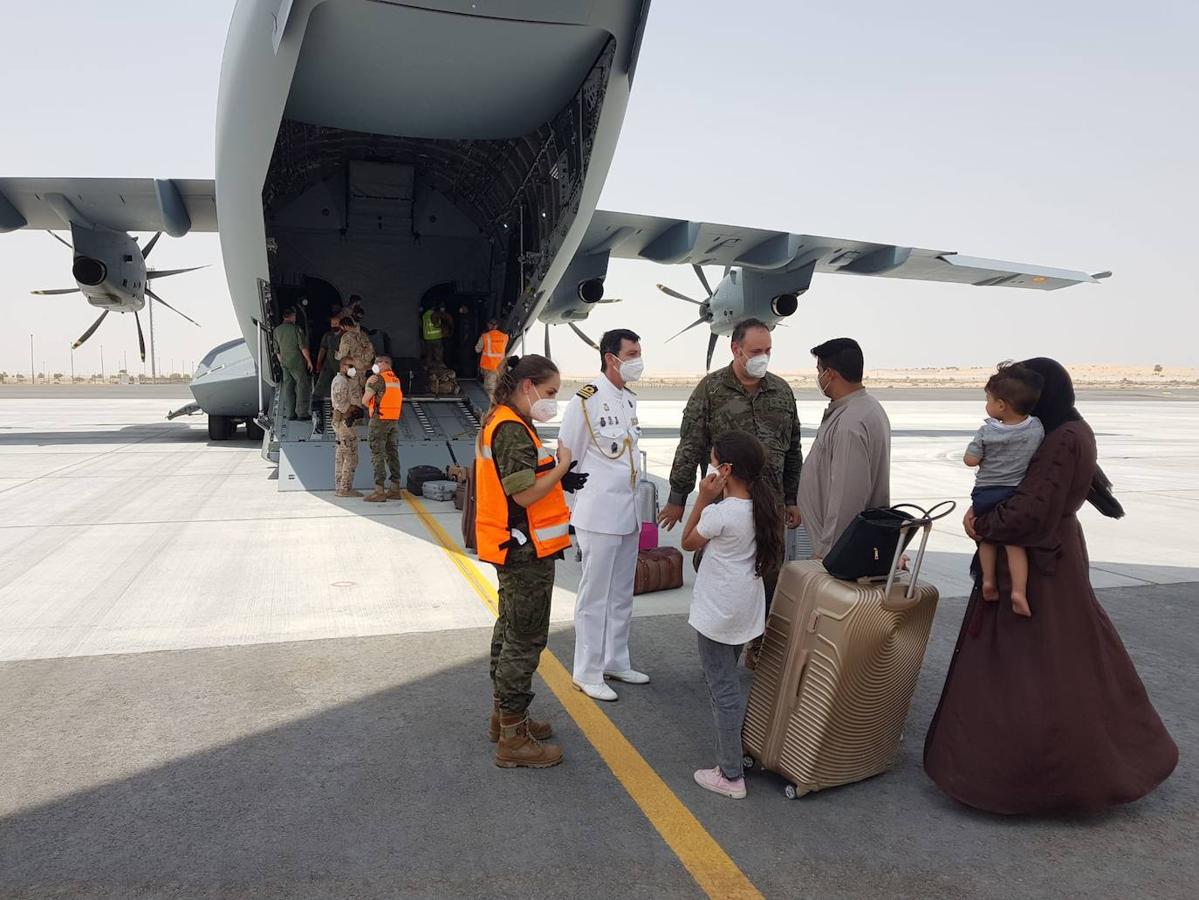 En Dubái, han sido atendidos por personal militar. 