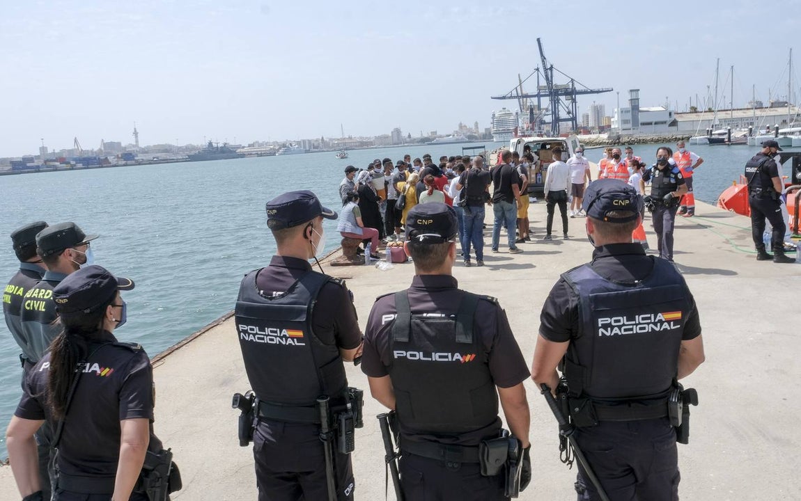 Fotos: Varias pateras llegan a Cádiz