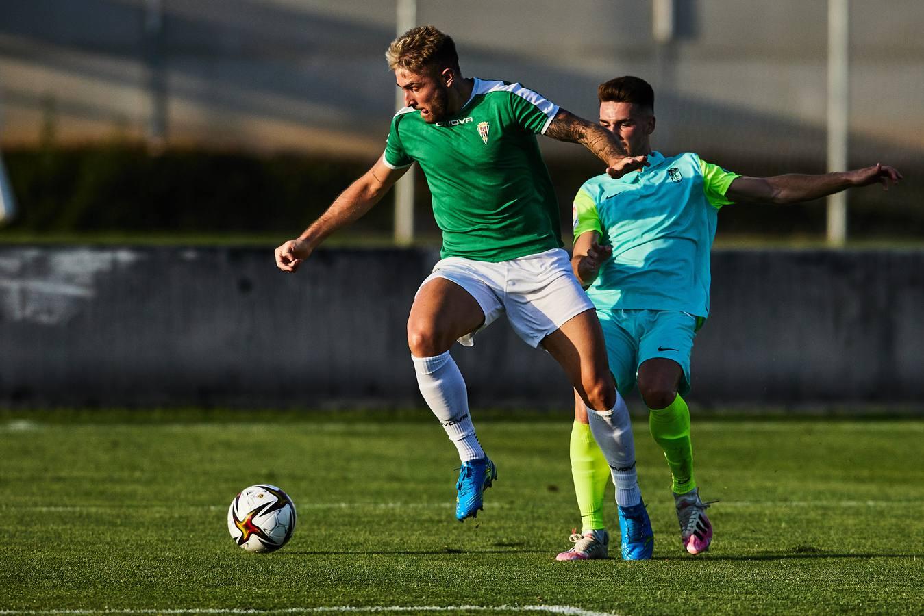 El partido entre el Recreativo Granada y el Córdoba CF, en imágenes