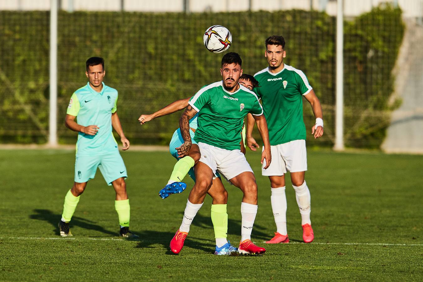 El partido entre el Recreativo Granada y el Córdoba CF, en imágenes