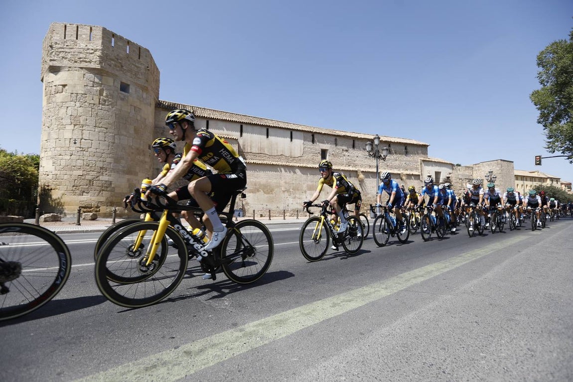 La Vuelta Ciclista a España a su paso por Córdoba, en imágenes