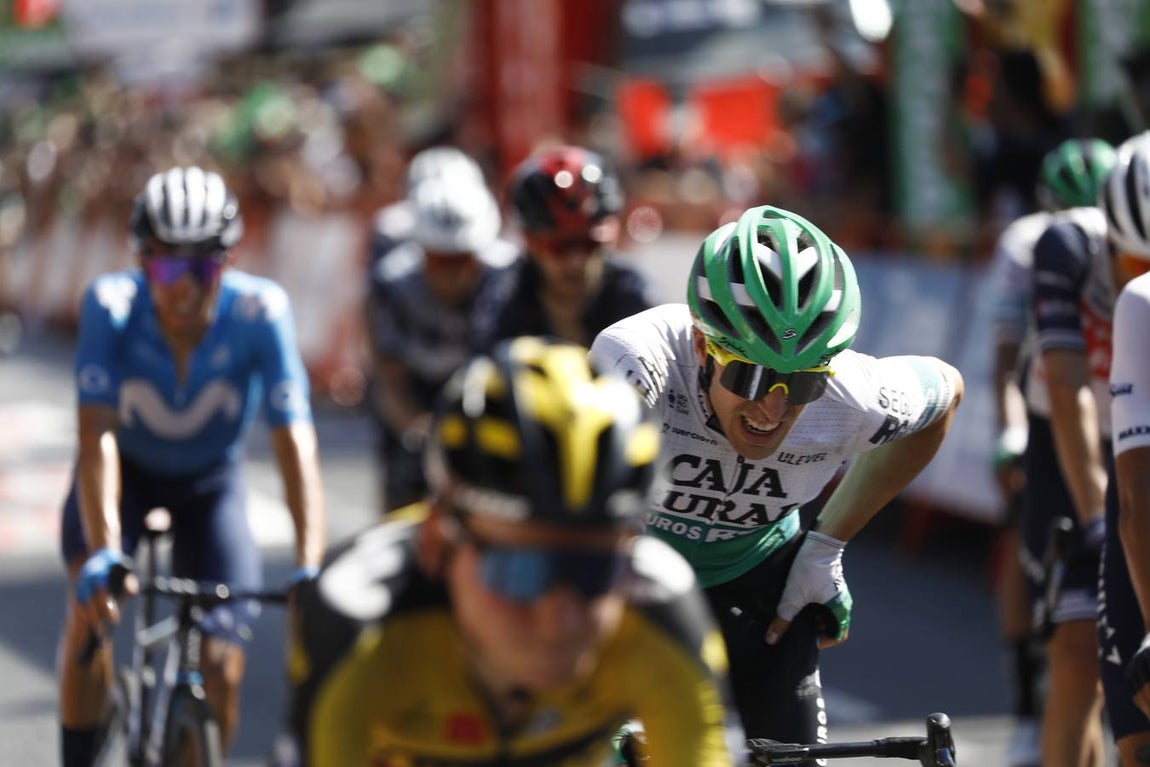 La Vuelta Ciclista a España a su paso por Córdoba, en imágenes