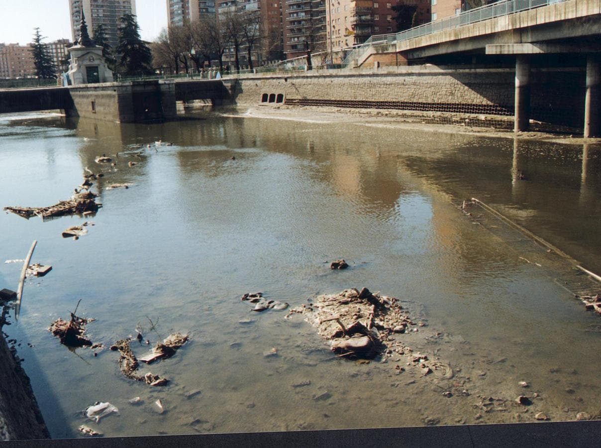 8.. Década de los 2000. Pese a la canalización, el río Manzanares nunca tuvo el caudal soñado