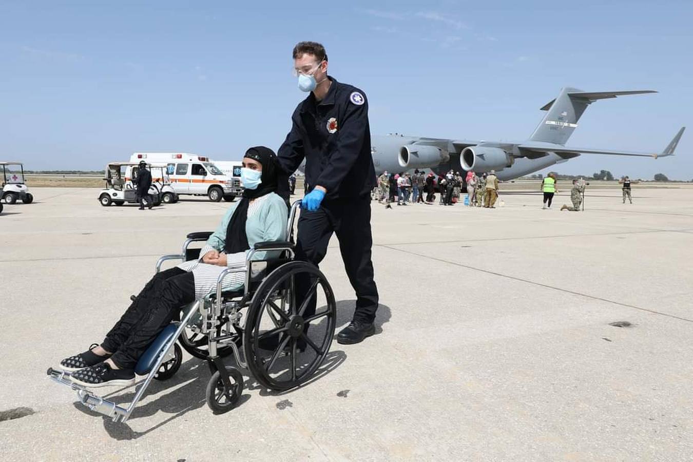 Fotos: Rota arropa a los refugiados afganos