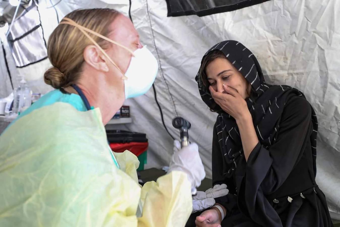 Fotos: Rota arropa a los refugiados afganos