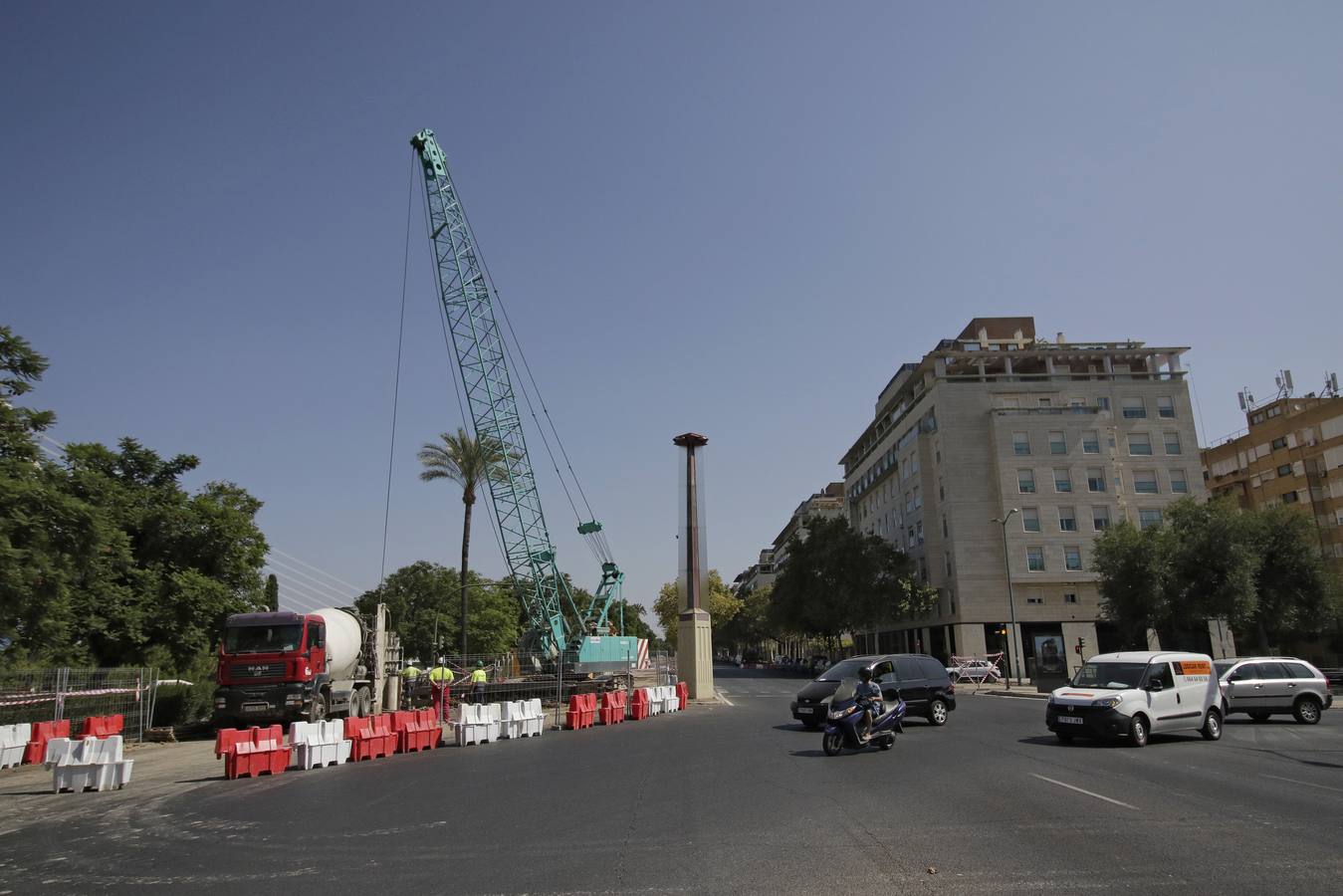 Obras en la avenida de la Cruz Roja y Torneo que se encontrarán los sevillanos a la vuelta de las vacaciones